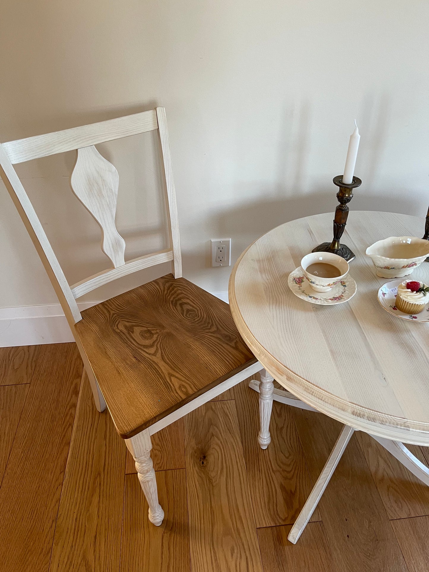 French cottage style chair, made out of solid Canadian hardwood Ash with round flouted front legs, solid seat and back. size W=20" (50cm) D=18" (45cm) H=34" (85cm) available in 2 colour variation product shipped in pairs