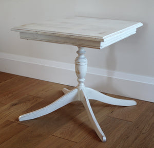 This French cottage style coffee table is hand crafted by Canadian Amish/Mennonite craftsman. Made out of reclaimed ,rustic, natural Canadian hardwood ash. This timeless vintage design combine new and old style. Unique wire brushed ,distressed and organic finish it is easy to maintain and is our statement that we are supporting natural wood beauty.