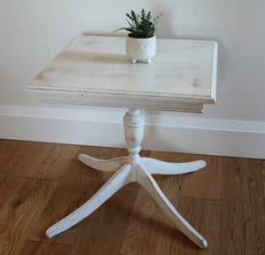 This French cottage style coffee table is hand crafted by Canadian Amish/Mennonite craftsman. Made out of reclaimed ,rustic, natural Canadian hardwood ash. This timeless vintage design combine new and old style. Unique wire brushed ,distressed and organic finish it is easy to maintain and is our statement that we are supporting natural wood beauty.