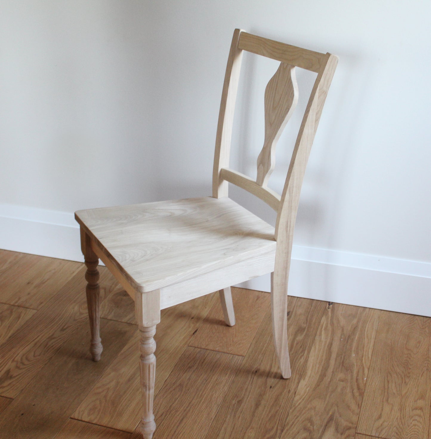 French cottage style chair, made out of solid Canadian hardwood Ash with round flouted front legs, solid seat and back. size W=20" (50cm) D=18" (45cm) H=34" (85cm) available in 2 colour variation product shipped in pairs